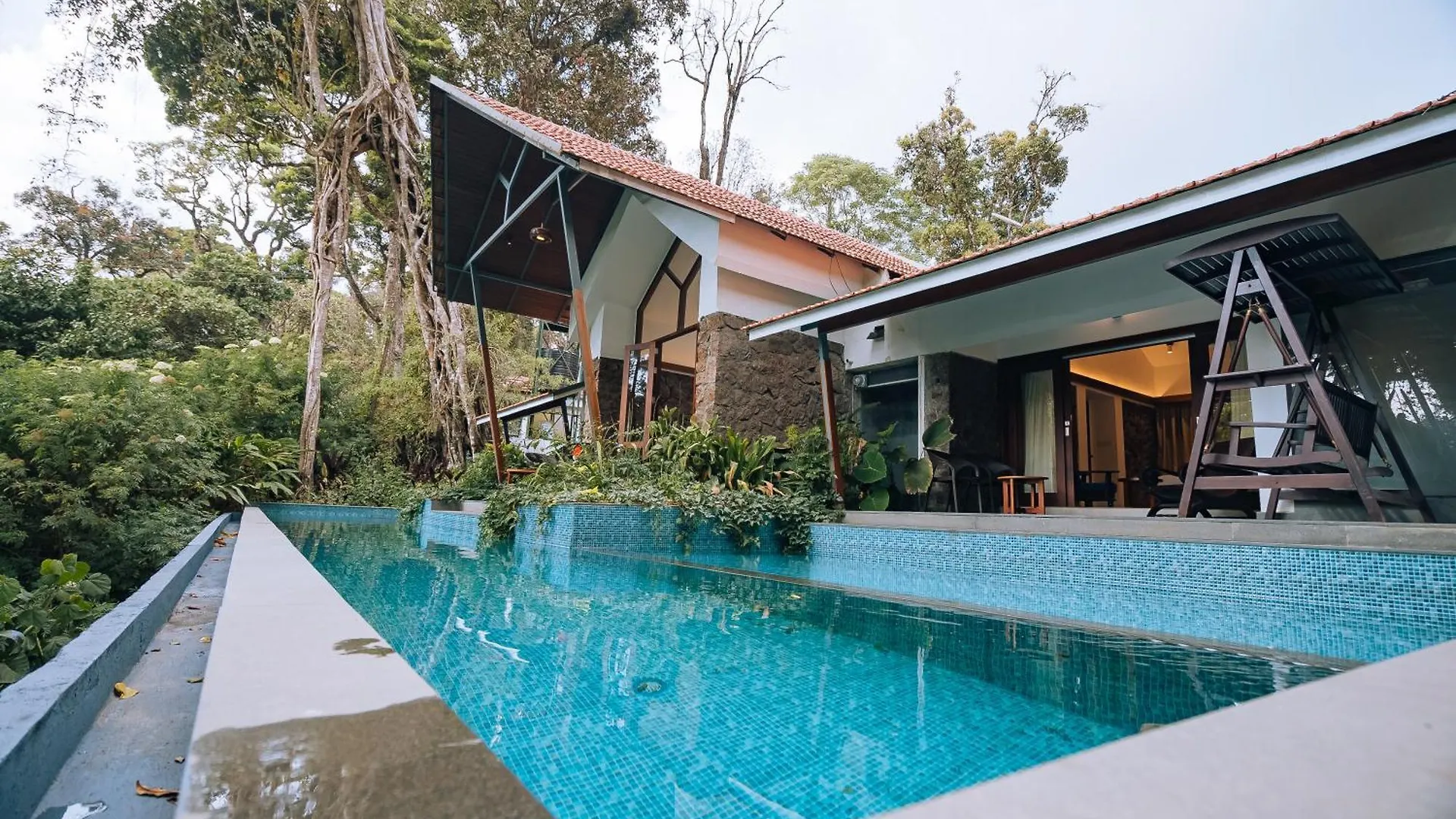 Elixir Woods Luxury Resort And Spa, Munnar
