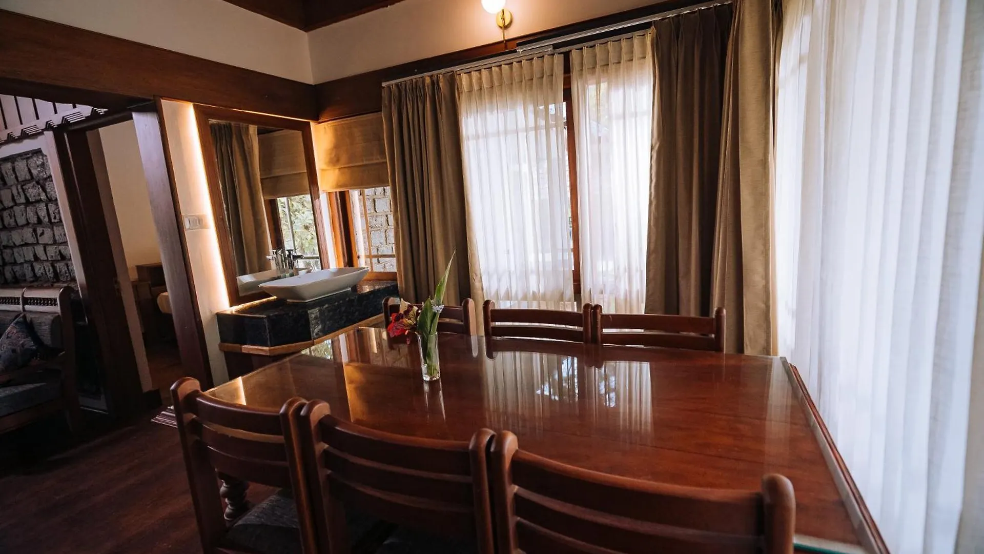 Elixir Woods Luxury Resort And Spa, Munnar