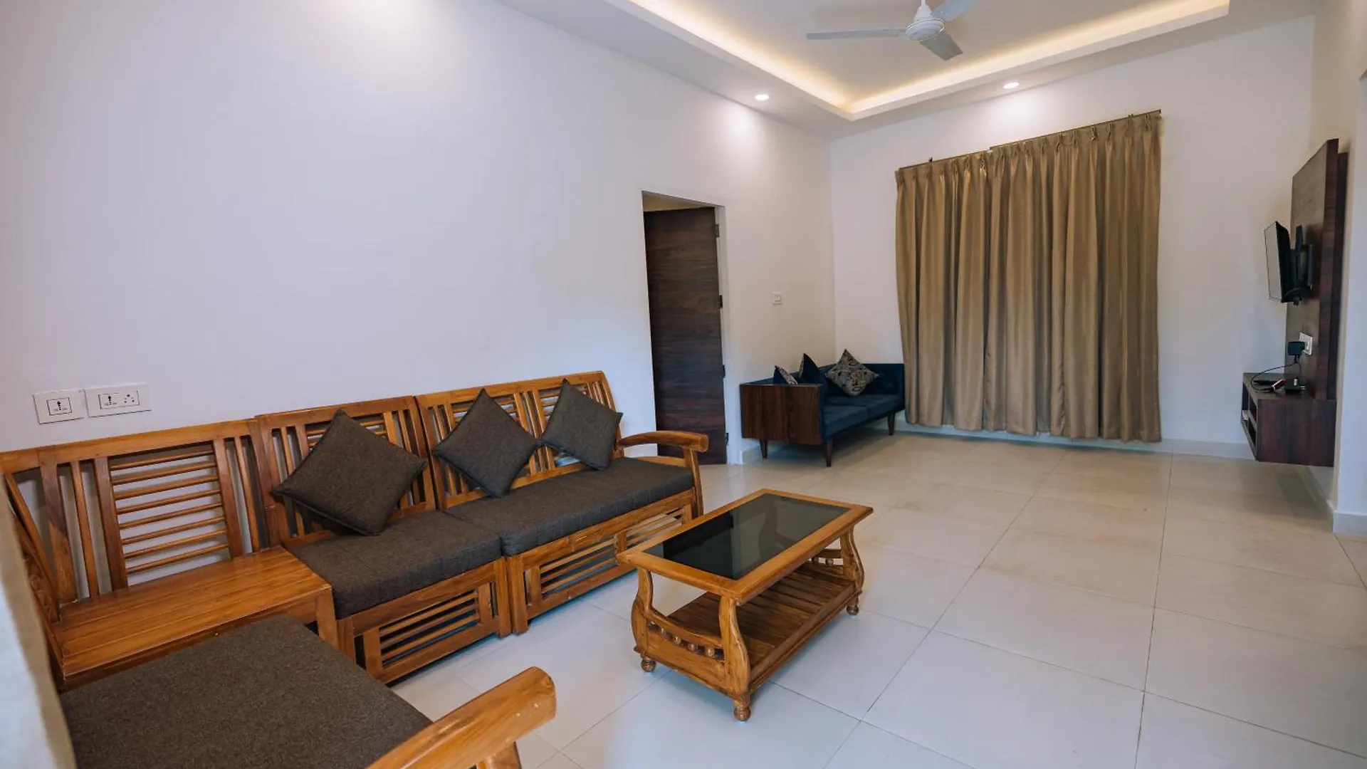 Elixir Woods Luxury Resort And Spa, مونار